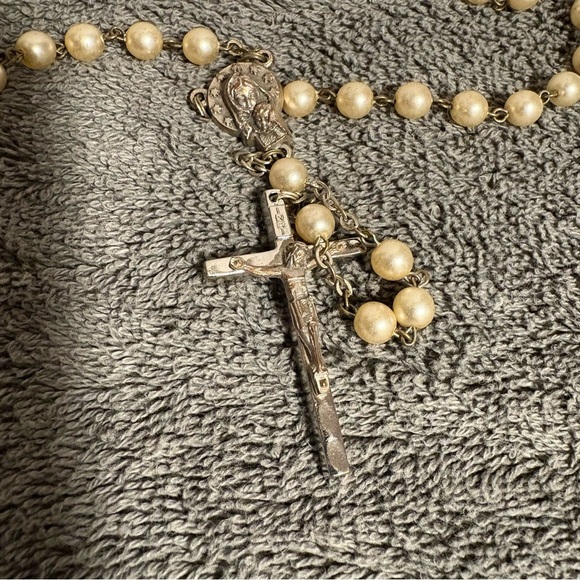 Vtg Catholic 18” Rosary Art Nouveau Faux Pearl Beads White Madonna & Child ITALY - Picture 2 of 7
